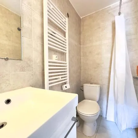 A 200m Du Gardon شقة