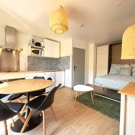 A 200m Du Gardon شقة